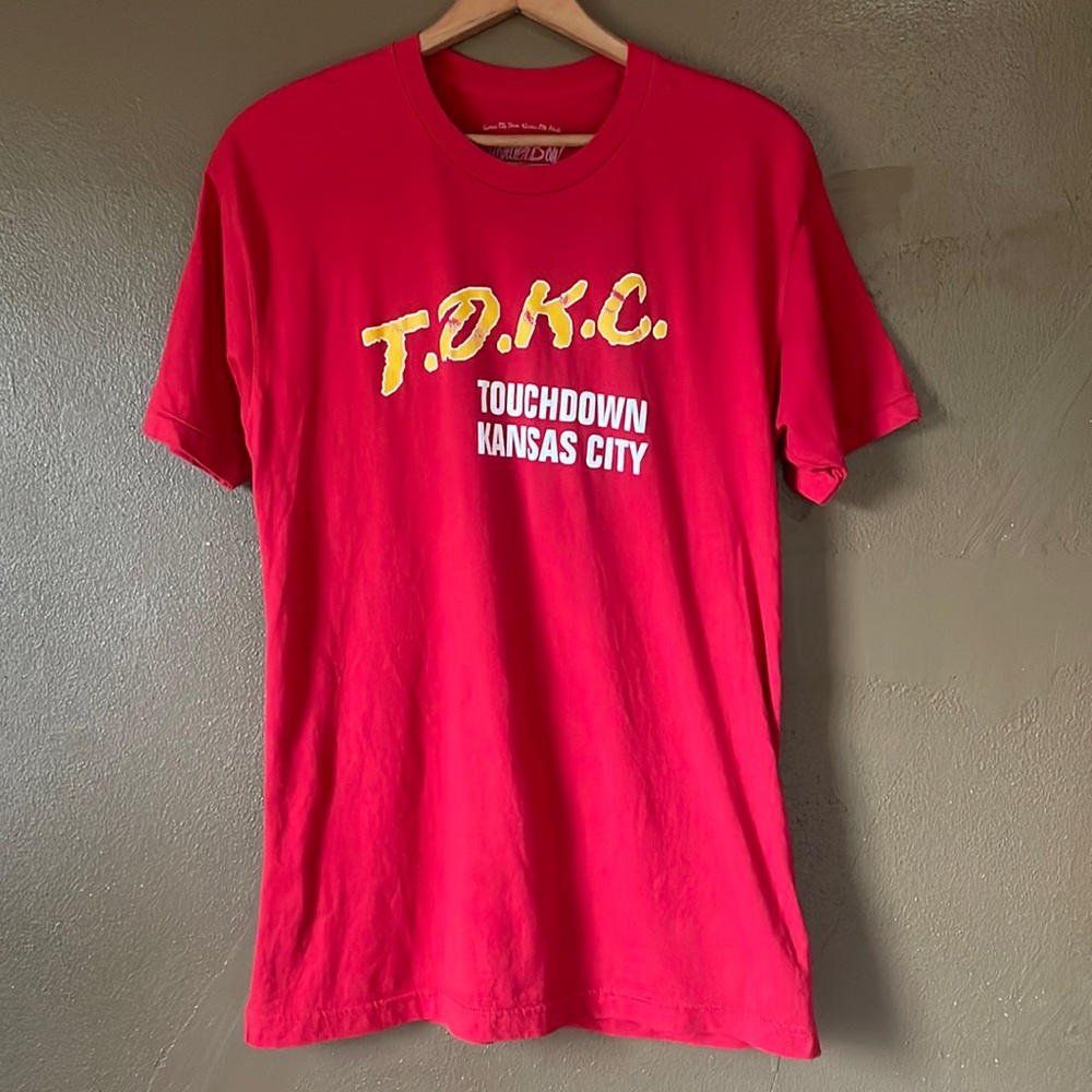 Wonderboy Apparel TOUCHDOWN Kansas City Red Shorts sleeve shirt / Size Large Men